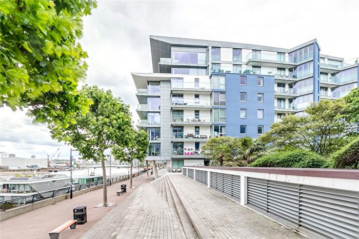 3 Bedroom Flat To Rent In Chapelier House, Eastfields Avenue, SW18