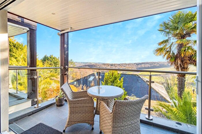 2 Bedroom Flat For Sale In South Road, Newton Abbot, Devon, TQ12