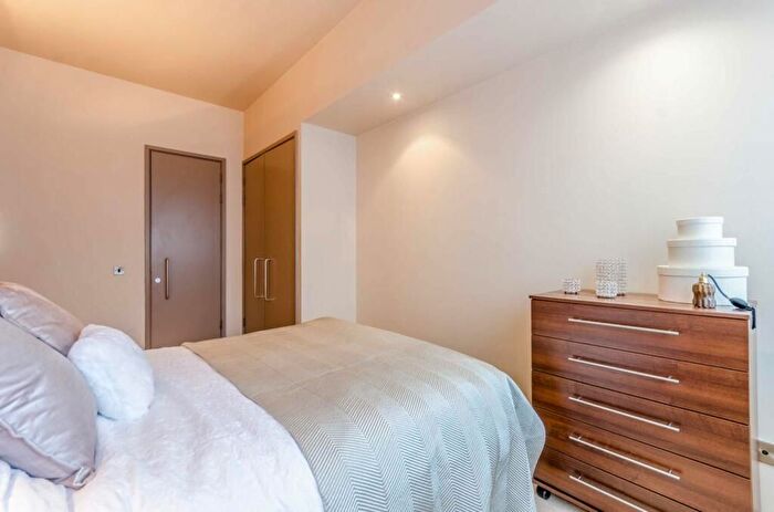 2 Bedroom Flat To Rent In City Road, London, EC1V