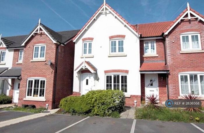 3 Bedroom End Of Terrace House To Rent In Ffordd Aberkinsey, Rhyl, LL18