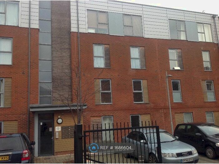 2 Bedroom Flat To Rent In Medway Drive, Tunbridge Wells, TN1