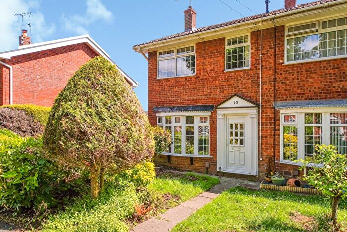 3 Bedroom End Of Terrace House For Sale In Langley Close, Wirral, CH63