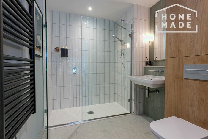 3 Bedroom Flat To Rent In Greenford Quay, Greenford, UB6