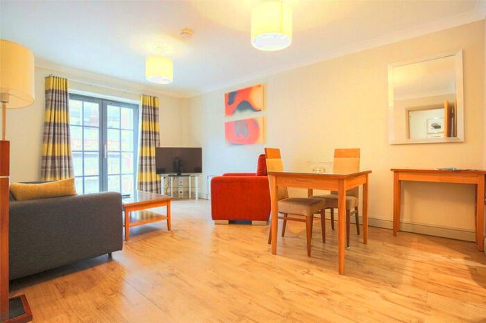 1 Bedroom Apartment For Sale In St. Thomas Place, Bristol, BS1