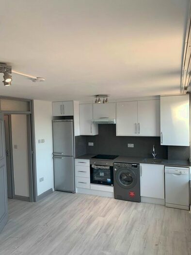 4 Bedroom Flat To Rent In 58 Copperfield Mews, London N18