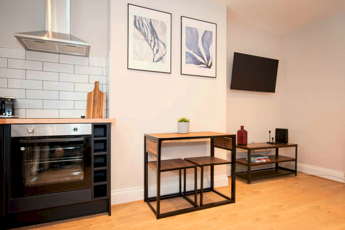 1 Bedroom Flat To Rent In Back Manor Terrace, Leeds, LS6