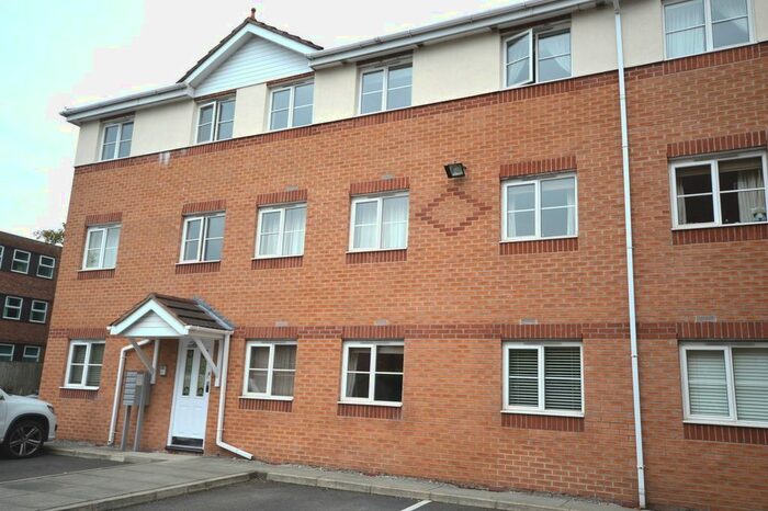 2 Bedroom Flat To Rent In Kingswood Court, Grove Avenue, Wilmslow SK9