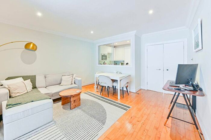 2 Bedroom Flat To Rent In Plantation Wharf, , Battersea, London, SW11