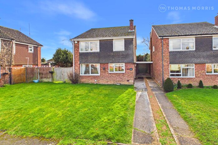 4 Bedroom Detached House For Sale In Birch Close, Broom, Biggleswade, Bedfordshire, SG18