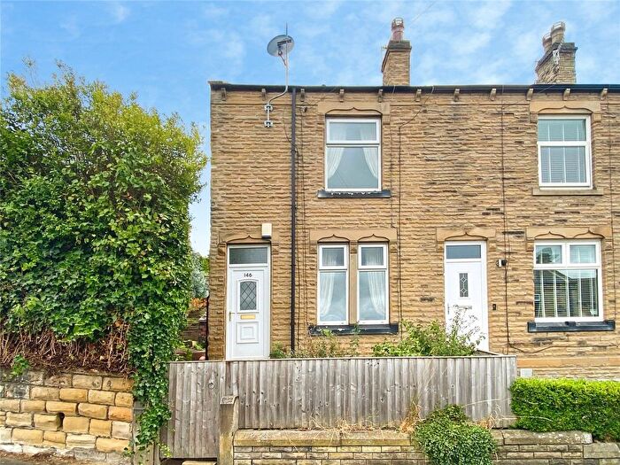 2 Bedroom End Of Terrace House For Sale In Commonside, Batley, WF17