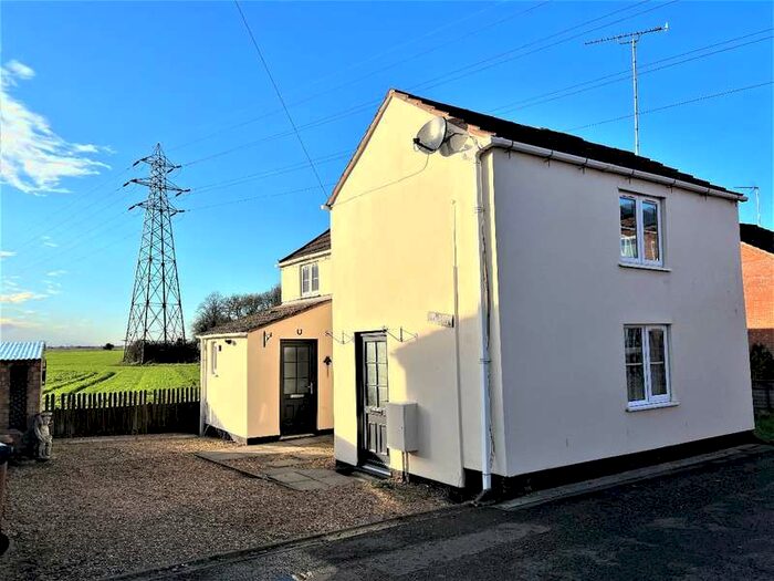 2 Bedroom Detached House To Rent In Elm Low Road, Wisbech, PE14