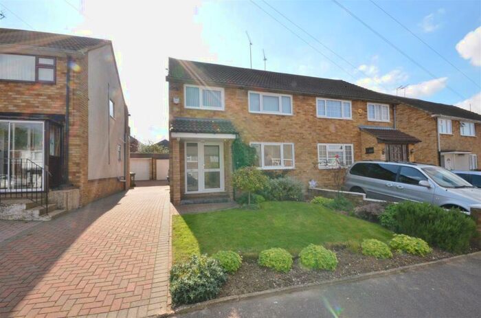 3 Bedroom Semi-Detached House To Rent In Charlwood Road, Luton, LU4