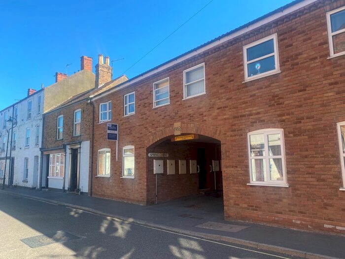 2 Bedroom Flat To Rent In Spring Court, Louth, LN11