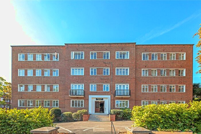 2 Bedroom Flat To Rent In Wimbledon Hill Road, Wimbledon, SW19