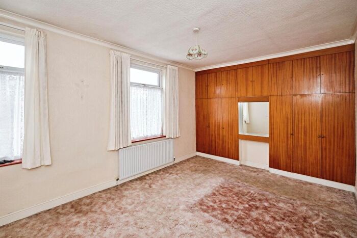 3 Bedroom Terraced House For Sale In Deakins Road, Birmingham, B25