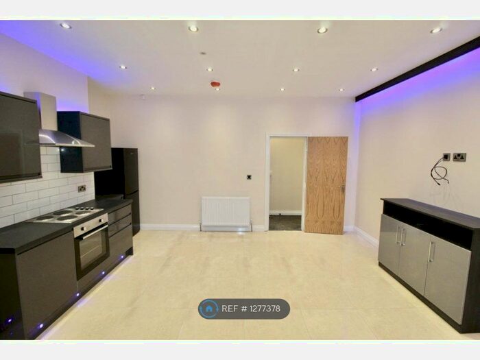 4 Bedroom Terraced House To Rent In Egerton Road, Manchester M14