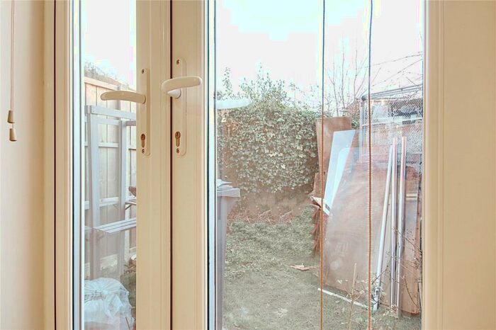 1 Bedroom Maisonette To Rent In Newland Drive, Enfield, EN1