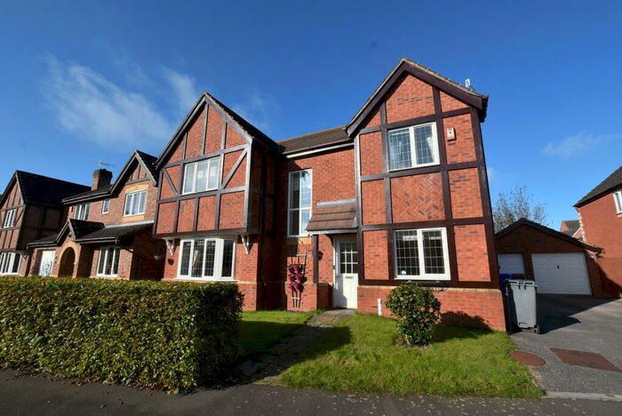 4 Bedroom Detached House To Rent In Kennington Oval, Trentham, Stoke-on-Trent, ST4