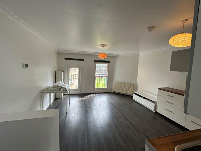 2 Bedroom Flat To Rent In Hoxton Street, London, N1