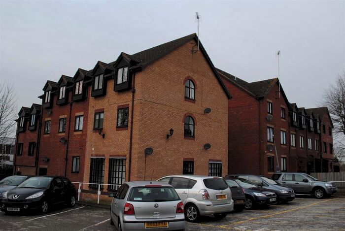 1 Bedroom Flat To Rent In Burleigh House, Hamblin Court, Rushden, NN10