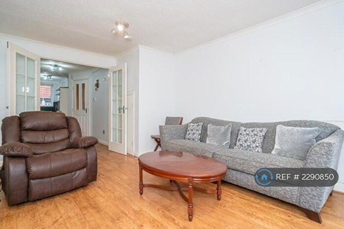 4 Bedroom Terraced House To Rent In Craigmount Brae, Edinburgh, EH12