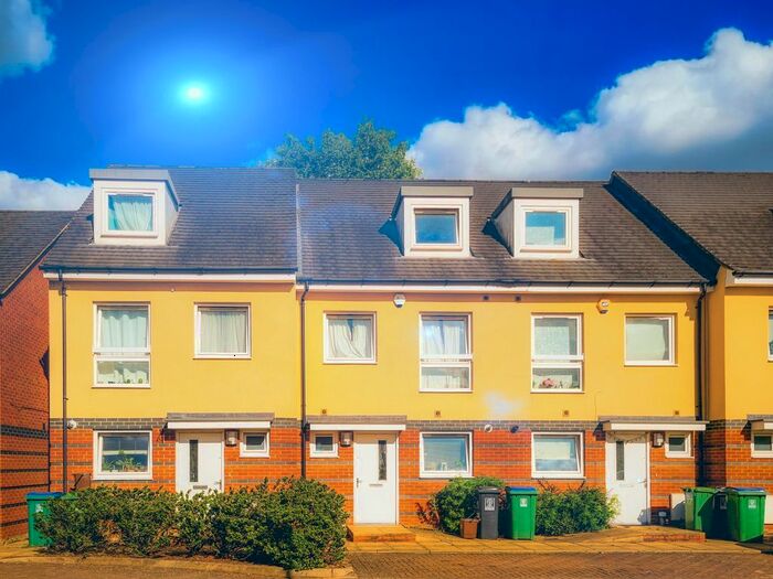 4 Bedroom Terraced House To Rent In Raven Close, West Wat, Watford, WD18