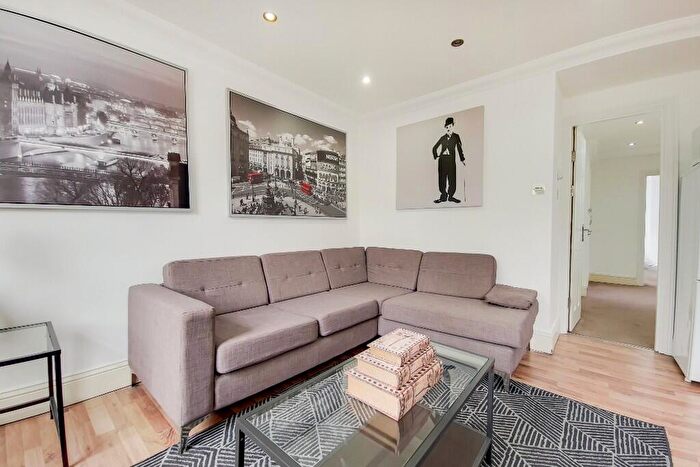 2 Bedroom Flat To Rent In Bell Street, London, NW1