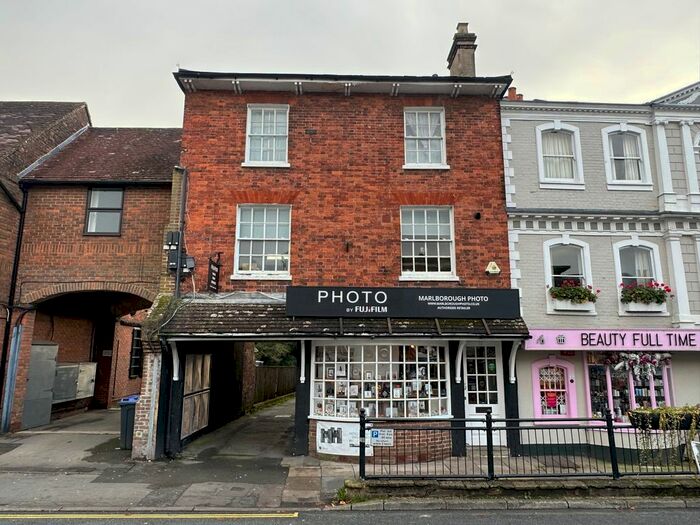 2 Bedroom Maisonette To Rent In High Street, Marlborough, SN8