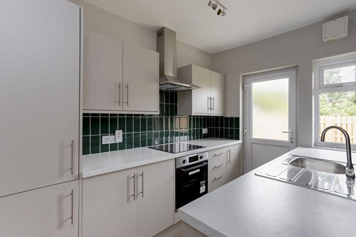 2 Bedroom Flat For Sale In Beech Avenue, York, North Yorkshire, YO24