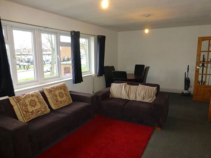 3 Bedroom Flat To Rent In Wealdstone, HA3
