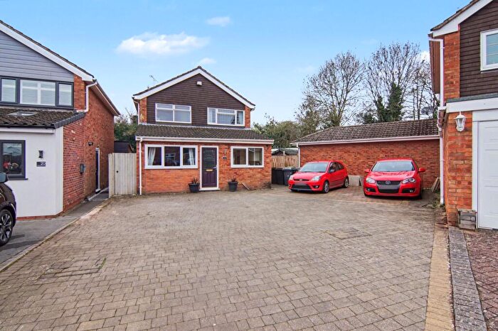 4 Bedroom Detached House For Sale In Mossdale Crescent, Nuneaton, CV10