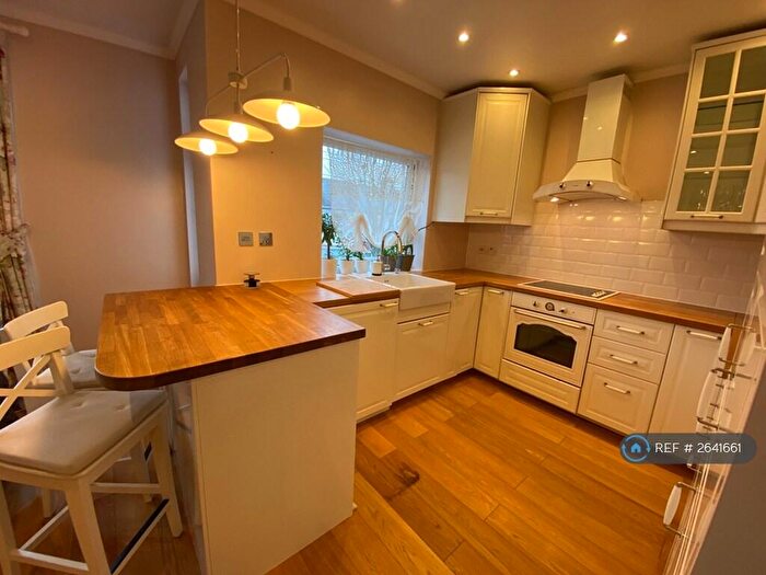 3 Bedroom Maisonette To Rent In Egerton Gardens, London, NW4