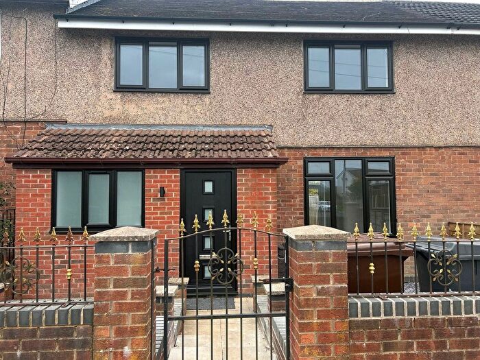 3 Bedroom Terraced House To Rent In Clough End Road, Hyde, SK14