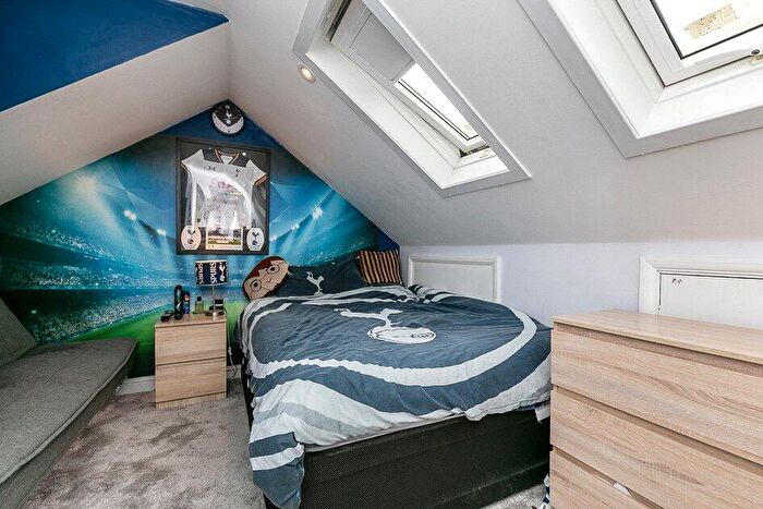 5 Bedroom Terraced House For Sale In Buckmans Road, Crawley, West Sussex, RH11
