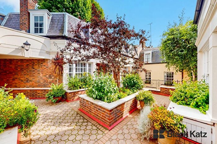 3 Bedroom Town House To Rent In Cobham Court Chester Close, Belgravia, SW1X