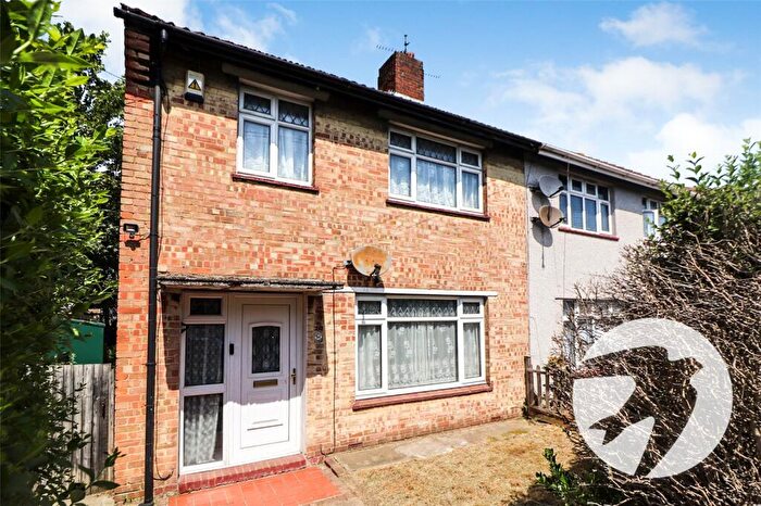 3 Bedroom Semi-Detached House For Sale In Frinsted Road, Erith, DA8