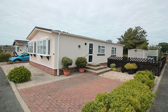 2 Bedroom Park Home For Sale In Orchard Park, Amlwch, LL68