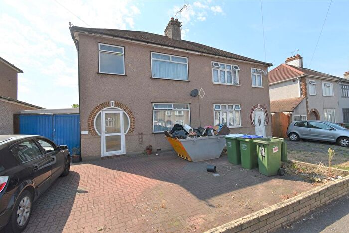 3 Bedroom Property To Rent In Bedonwell Road, Bexleyheath, DA7