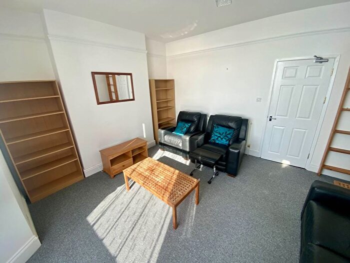 1 Bedroom Flat To Rent In Montpelier Terrace, Ffynone, Uplands, Swansea, SA1