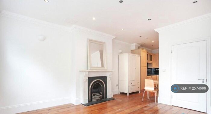 Studio To Rent In Tollington Way, London, N7