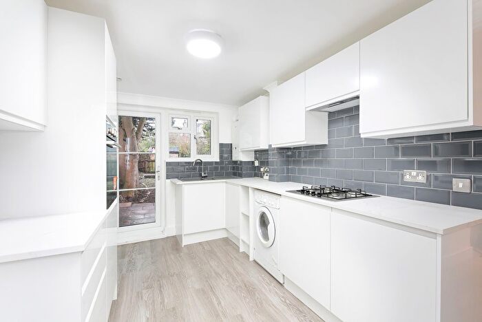 2 Bedroom Flat To Rent In Woodstock Road, Croydon, CR0