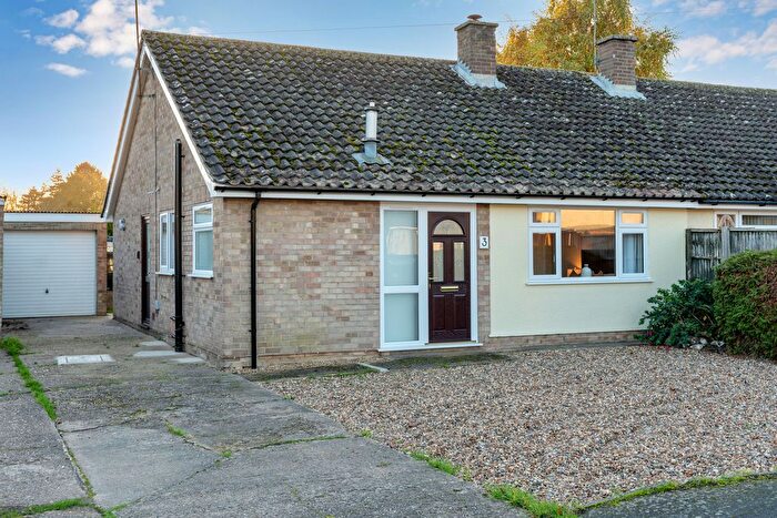 2 Bedroom Bungalow For Sale In Grove Avenue, Sudbury, Suffolk, CO10