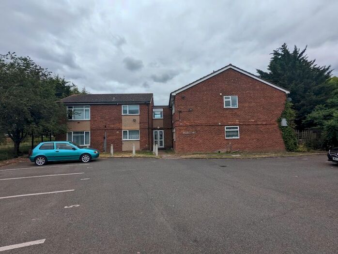 2 Bedroom Flat To Rent In Hatton Road, Bedfont, Feltham, TW14