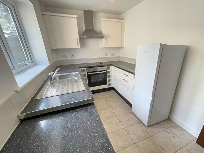 2 Bedroom Bungalow To Rent In Wright Street, L5