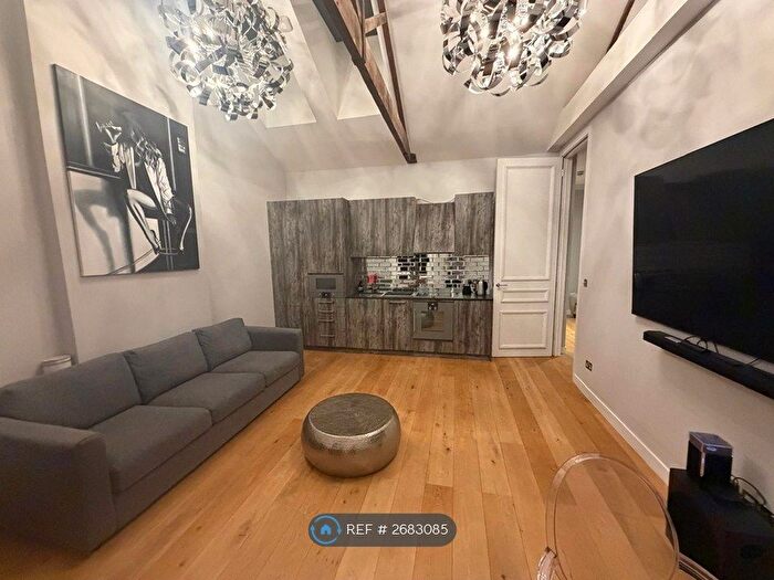 3 Bedroom Flat To Rent In Eccleston Square, London, SW1V