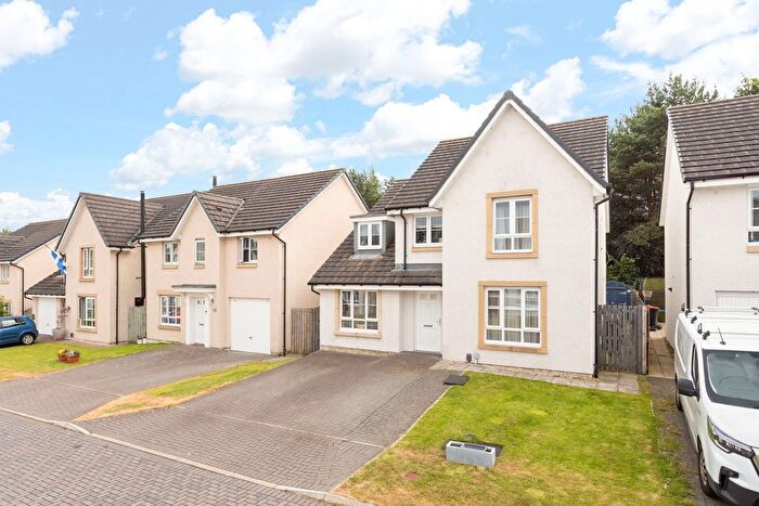 5 Bedroom Detached House For Sale In Howatston Court, Livingston Village, EH54