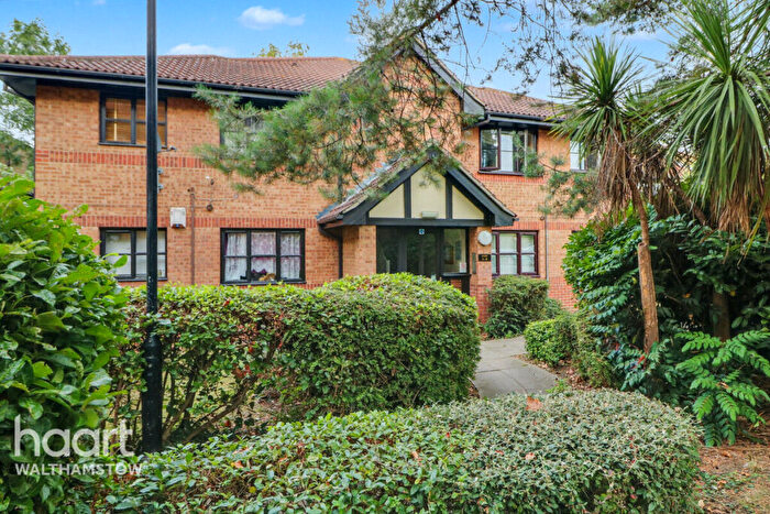 1 Bedroom Apartment For Sale In Chamberlain Place, Walthamstow, E17