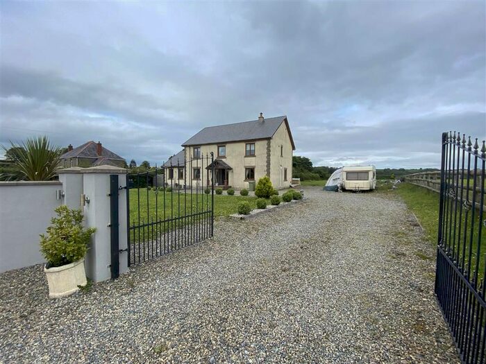 4 Bedroom Detached House For Sale In Penybont, Carmarthen SA33