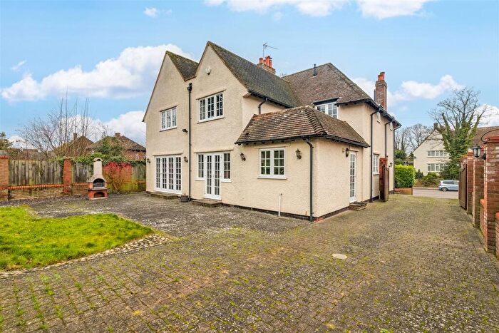 5 Bedroom Detached House For Sale In Baldock Road, Letchworth Garden City, SG6