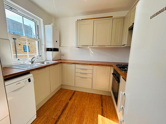 2 Bedroom Flat To Rent In Heritage Court, Gravesend, DA11